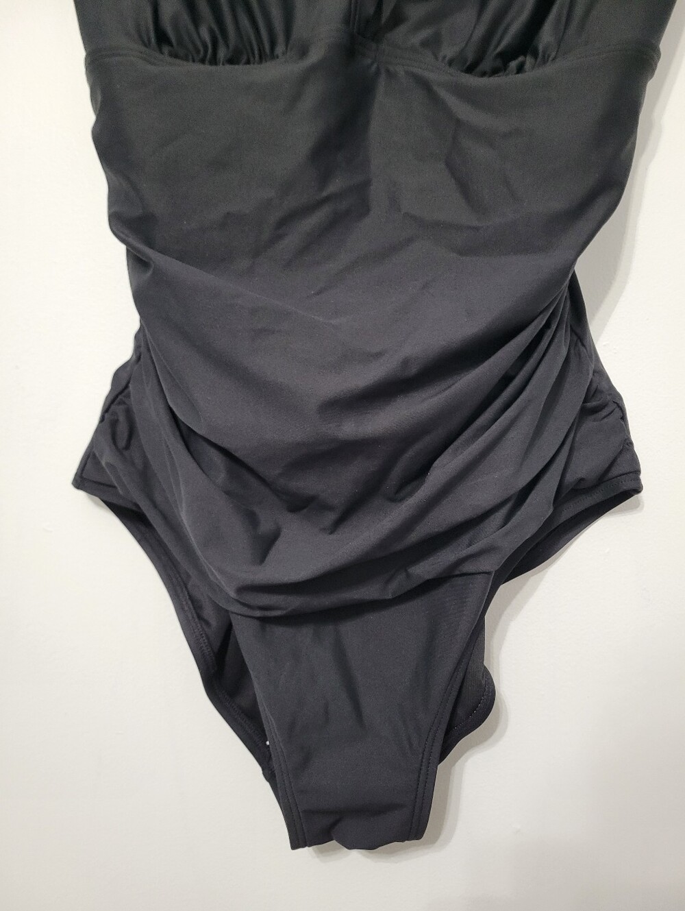 DKNY Women's Solid Black Ruffle Plunge One Piece Swimsuit Sz L Adjustable Beach - Picture 4 of 11